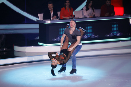 1. Live-Sendung der TV Show 'Dancing on Ice' in Köln