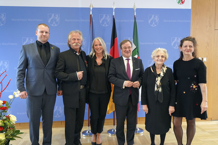 Bundesverdiestkreuz für Henning Krautmacher in Düsseldorf
