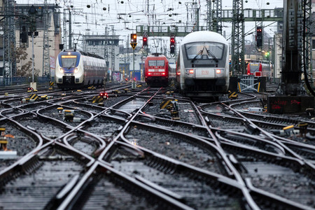 Symbolbild Bahngleise