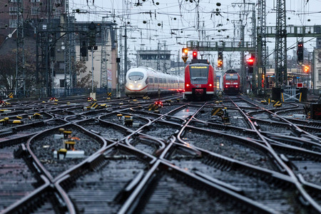 Symbolbild Bahngleise
