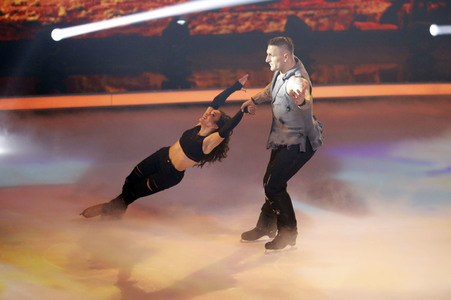 2. Live-Sendung der TV Show 'Dancing on Ice' in Köln