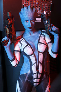 GEEK ART: 'Mass Effect' Bodypainting