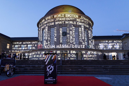 Start der Lichtinstallation zur Hauptrunde der Handball-WM in Köln