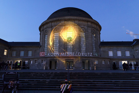 Start der Lichtinstallation zur Hauptrunde der Handball-WM in Köln