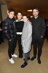 Theaterpremiere 'Hase Hase' in Berlin