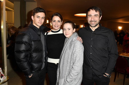 Theaterpremiere 'Hase Hase' in Berlin