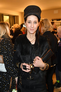 Theaterpremiere 'Hase Hase' in Berlin