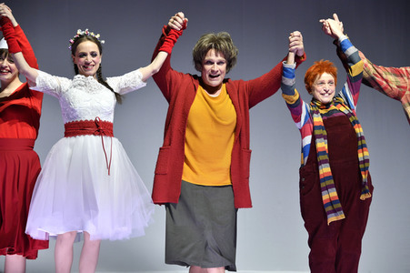Theaterpremiere 'Hase Hase' in Berlin