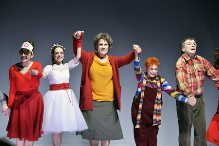 Theaterpremiere 'Hase Hase' in Berlin