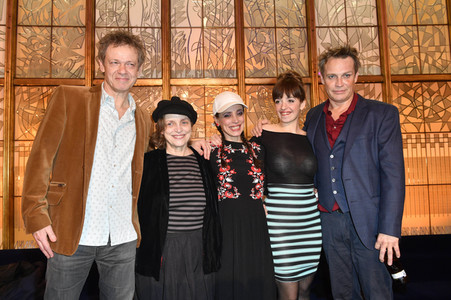 Theaterpremiere 'Hase Hase' in Berlin