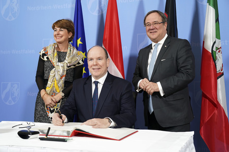 Fürst Albert II. von Monaco in der Staatskanzlei NRW in Düsseldorf