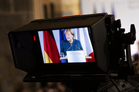 Erneuerung des deutsch-französischen Freundschaftsvertrages in Aachen