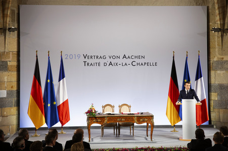 Erneuerung des deutsch-französischen Freundschaftsvertrages in Aachen