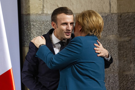 Erneuerung des deutsch-französischen Freundschaftsvertrages in Aachen