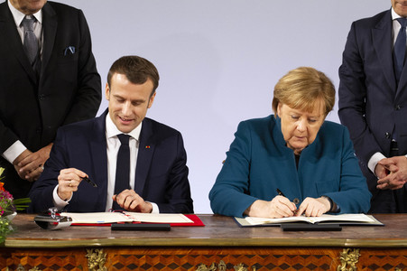 Erneuerung des deutsch-französischen Freundschaftsvertrages in Aachen