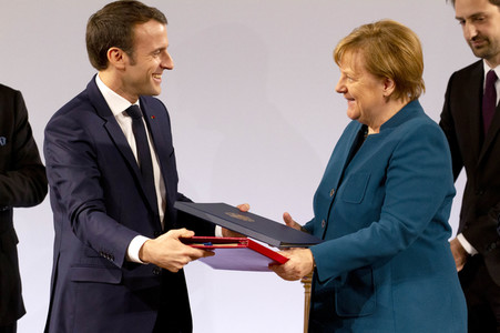 Erneuerung des deutsch-französischen Freundschaftsvertrages in Aachen