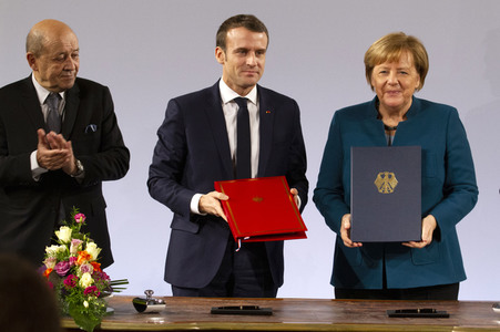 Erneuerung des deutsch-französischen Freundschaftsvertrages in Aachen