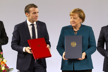 Erneuerung des deutsch-französischen Freundschaftsvertrages in Aachen