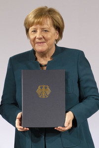 Erneuerung des deutsch-französischen Freundschaftsvertrages in Aachen
