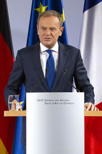 Erneuerung des deutsch-französischen Freundschaftsvertrages in Aachen