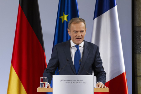 Erneuerung des deutsch-französischen Freundschaftsvertrages in Aachen