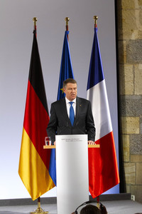 Erneuerung des deutsch-französischen Freundschaftsvertrages in Aachen