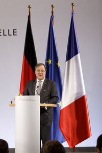 Erneuerung des deutsch-französischen Freundschaftsvertrages in Aachen