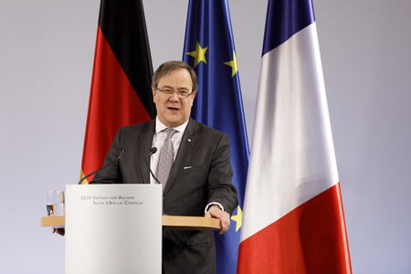 Erneuerung des deutsch-französischen Freundschaftsvertrages in Aachen