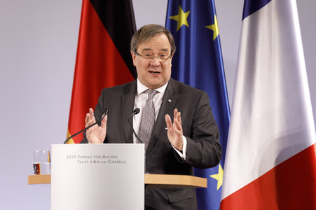Erneuerung des deutsch-französischen Freundschaftsvertrages in Aachen