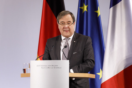 Erneuerung des deutsch-französischen Freundschaftsvertrages in Aachen