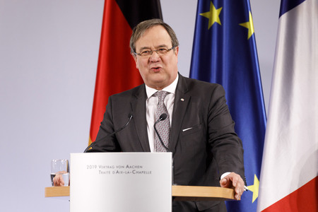 Erneuerung des deutsch-französischen Freundschaftsvertrages in Aachen