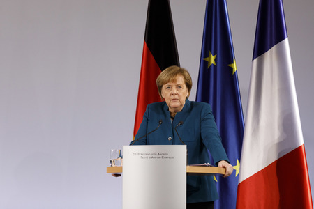 Erneuerung des deutsch-französischen Freundschaftsvertrages in Aachen