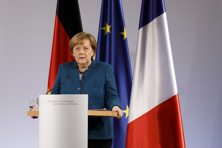 Erneuerung des deutsch-französischen Freundschaftsvertrages in Aachen
