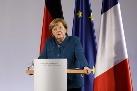 Erneuerung des deutsch-französischen Freundschaftsvertrages in Aachen