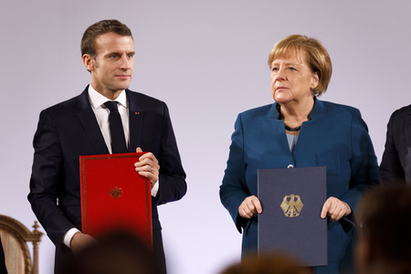 Erneuerung des deutsch-französischen Freundschaftsvertrages in Aachen