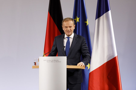 Erneuerung des deutsch-französischen Freundschaftsvertrages in Aachen
