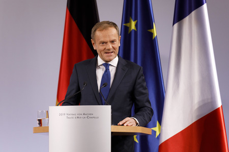 Erneuerung des deutsch-französischen Freundschaftsvertrages in Aachen