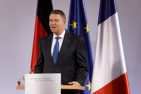 Erneuerung des deutsch-französischen Freundschaftsvertrages in Aachen