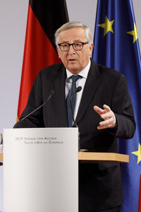 Erneuerung des deutsch-französischen Freundschaftsvertrages in Aachen