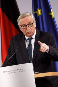 Erneuerung des deutsch-französischen Freundschaftsvertrages in Aachen