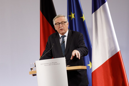 Erneuerung des deutsch-französischen Freundschaftsvertrages in Aachen