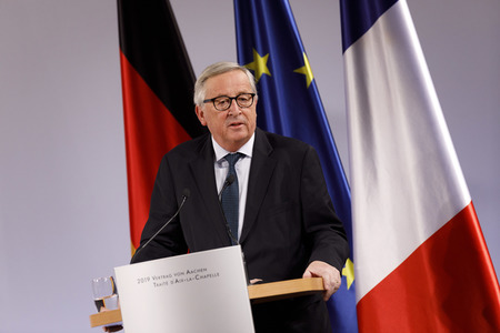 Erneuerung des deutsch-französischen Freundschaftsvertrages in Aachen