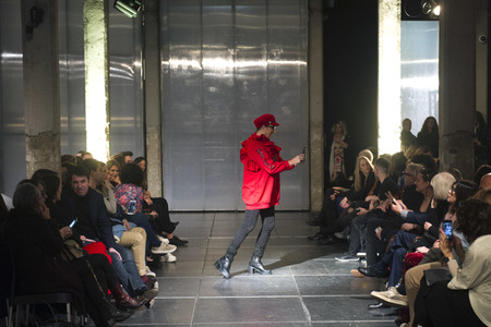 Eduardo Navarrete Fashion Show auf der Mercedes-Benz Fashion Week Madrid Herbst/Winter 2019