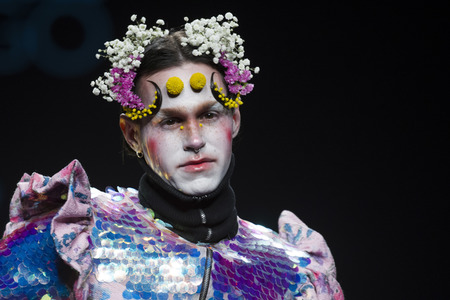 Anel Yaos Fashion Show auf der Mercedes-Benz Fashion Week Madrid Herbst/Winter 2019