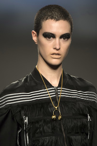 Ana Locking Fashion Show auf der Mercedes-Benz Fashion Week Madrid Herbst/Winter 2019