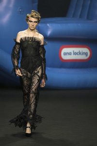 Ana Locking Fashion Show auf der Mercedes-Benz Fashion Week Madrid Herbst/Winter 2019