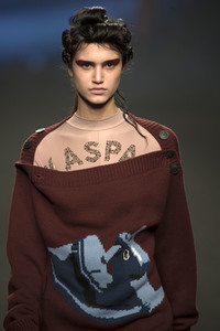 Ana Locking Fashion Show auf der Mercedes-Benz Fashion Week Madrid Herbst/Winter 2019