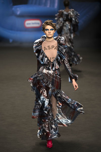Ana Locking Fashion Show auf der Mercedes-Benz Fashion Week Madrid Herbst/Winter 2019