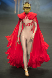 Ana Locking Fashion Show auf der Mercedes-Benz Fashion Week Madrid Herbst/Winter 2019