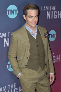 Serienpremiere 'I Am the Night' in Los Angeles
